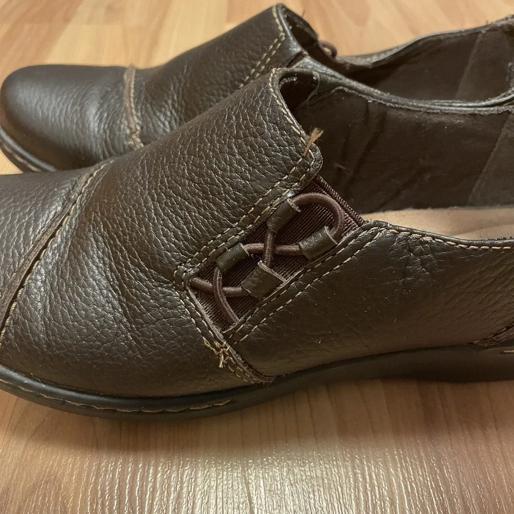 CLARKS Collection Women's Size 9 Brown Leather Slip On Cushion Comfort Office - Picture 7 of 11